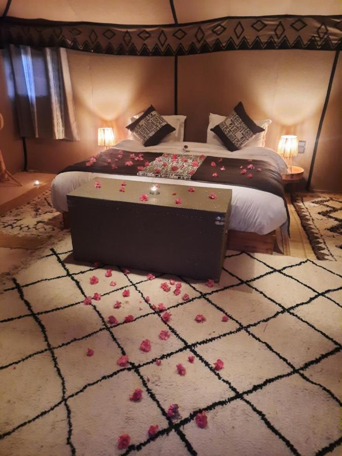 Starlit Camp Hotel Merzouga Bagian luar foto